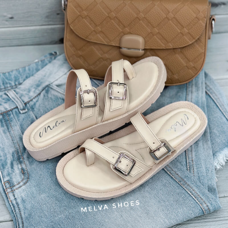 Sandalias Altas Beige de Doble Tira con Hebilla Plateada Ajustable
