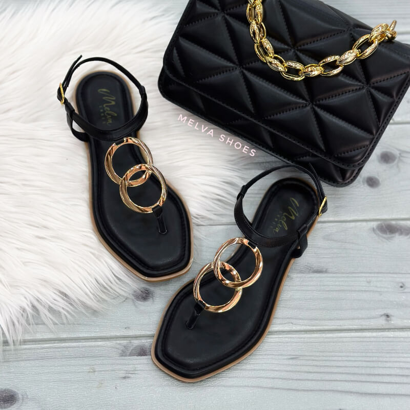 Sandalias Bajas Negras con Tira en Dedo y Doble Argolla