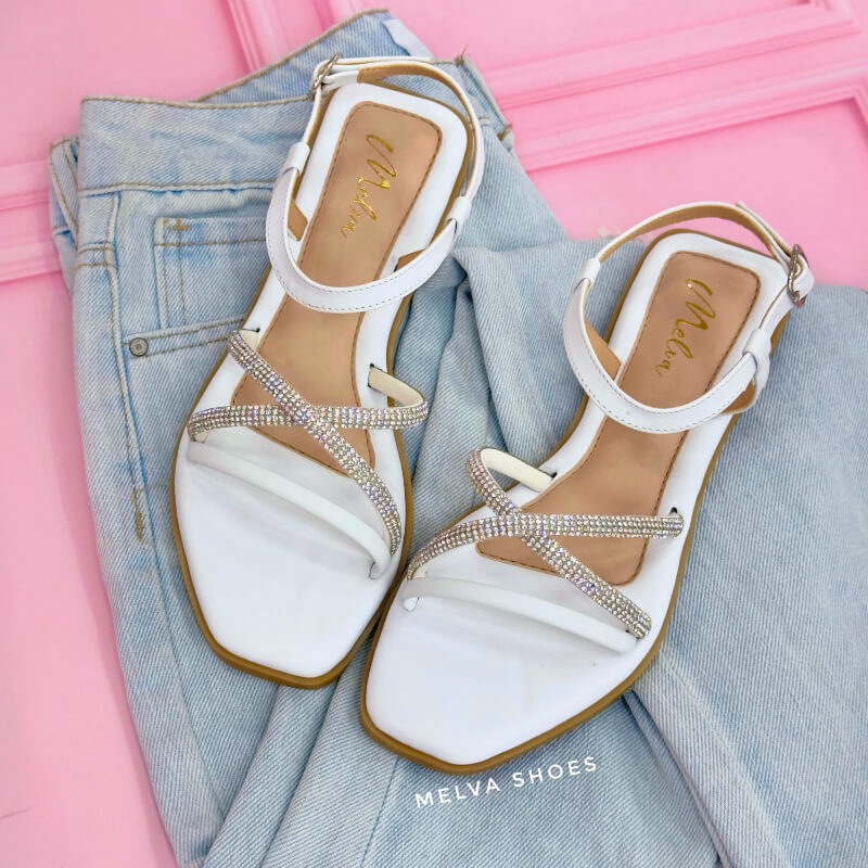 Sandalias Bajas Blancas con Tiras Brillosas