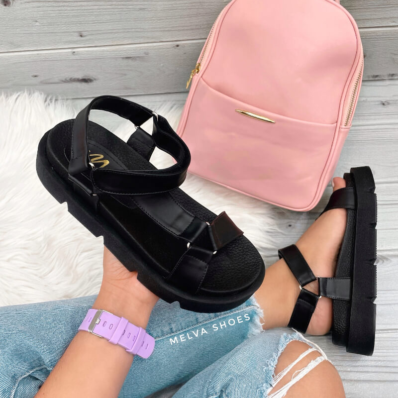 Sandalias Altas Sport Negras con Triángulo