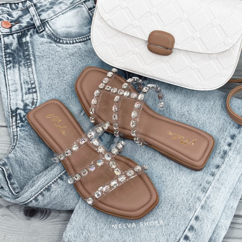 Sandalias Bajas Camel Grisáceo con Tiras Transparentes