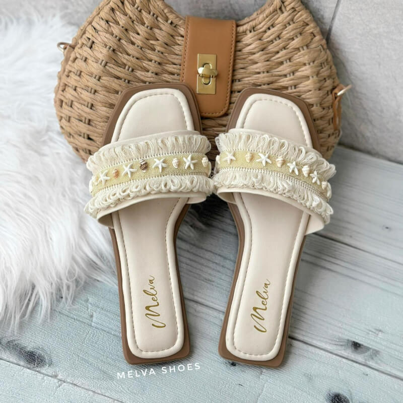 Sandalias Bajas Beige con Capellada de Mar