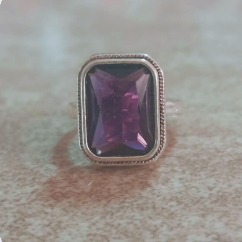 Anillo elegante para mujer circon color morado