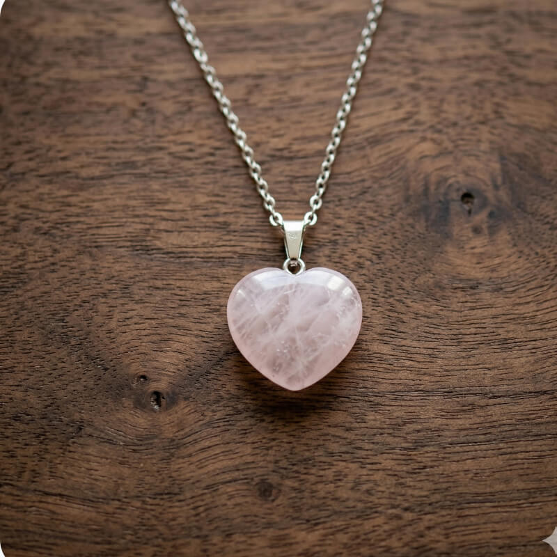 Collar con cadena de colgante de cuarzo rosa