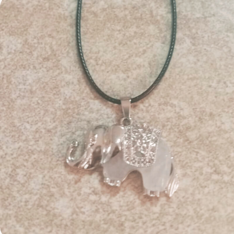 Colgante de elefante en cristal blanco