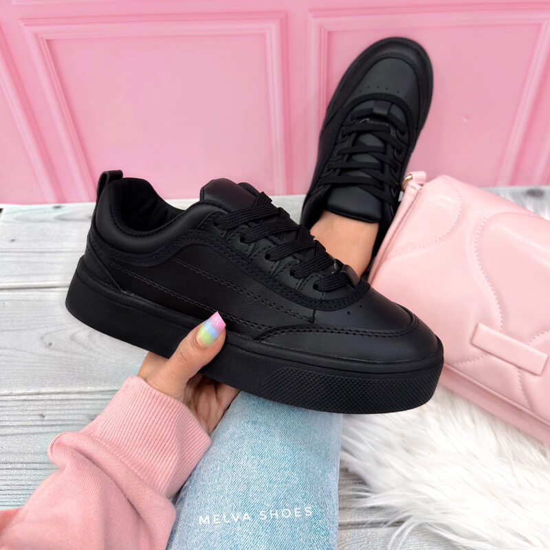 Sneakers Negros con Reata
