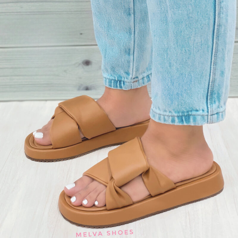 Sandalia Alta Camel con Fajas Entrelazadas