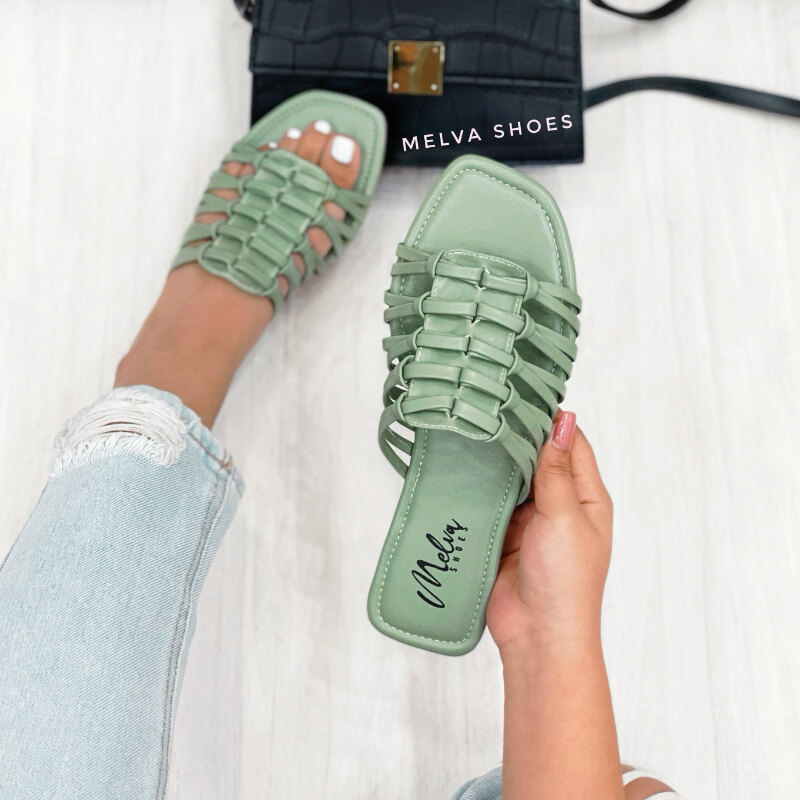 Sandalias Bajas Verde con Múltiples Tiras Finas Entrelazadas