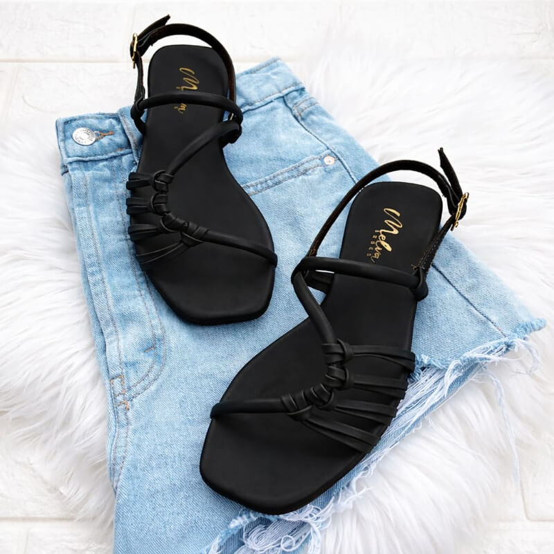 Sandalias Bajas Negro con Tiras Estilo Concha
