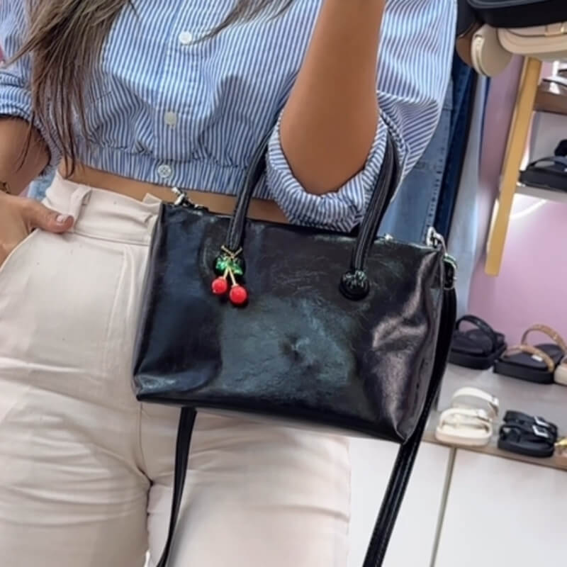 Cartera Negra Charol Cherry