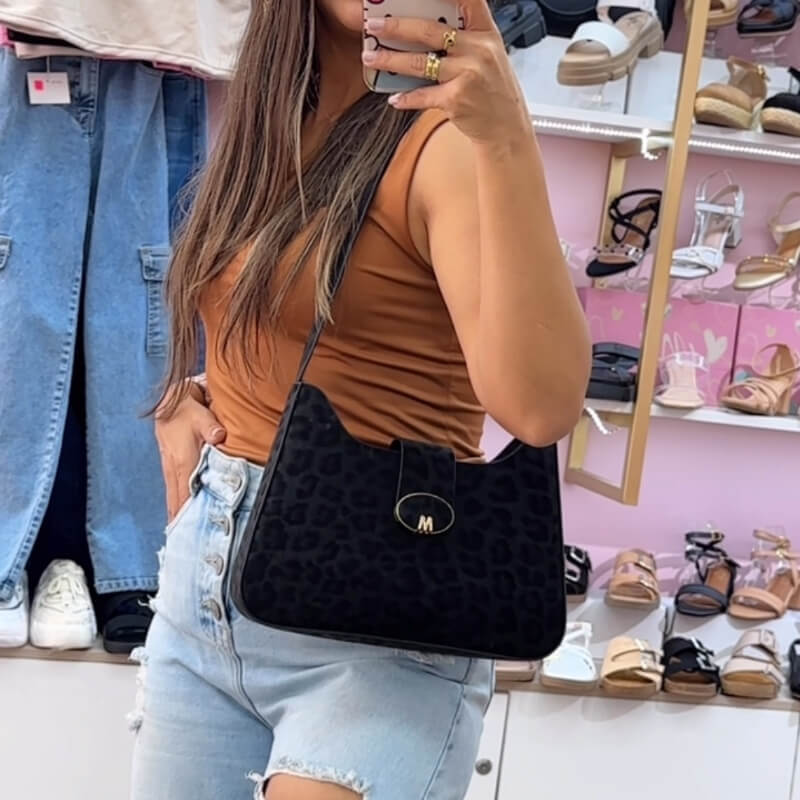 Cartera Animal Print Negro con Broche Dorado