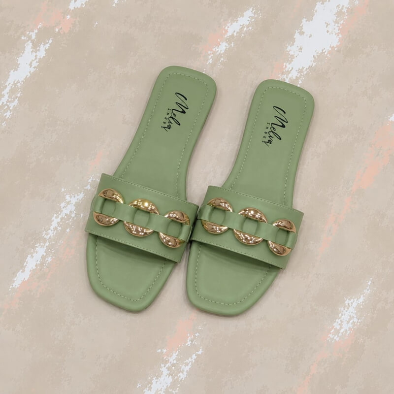 Sandalias Bajas Verde con Faja y Cadena Dorada