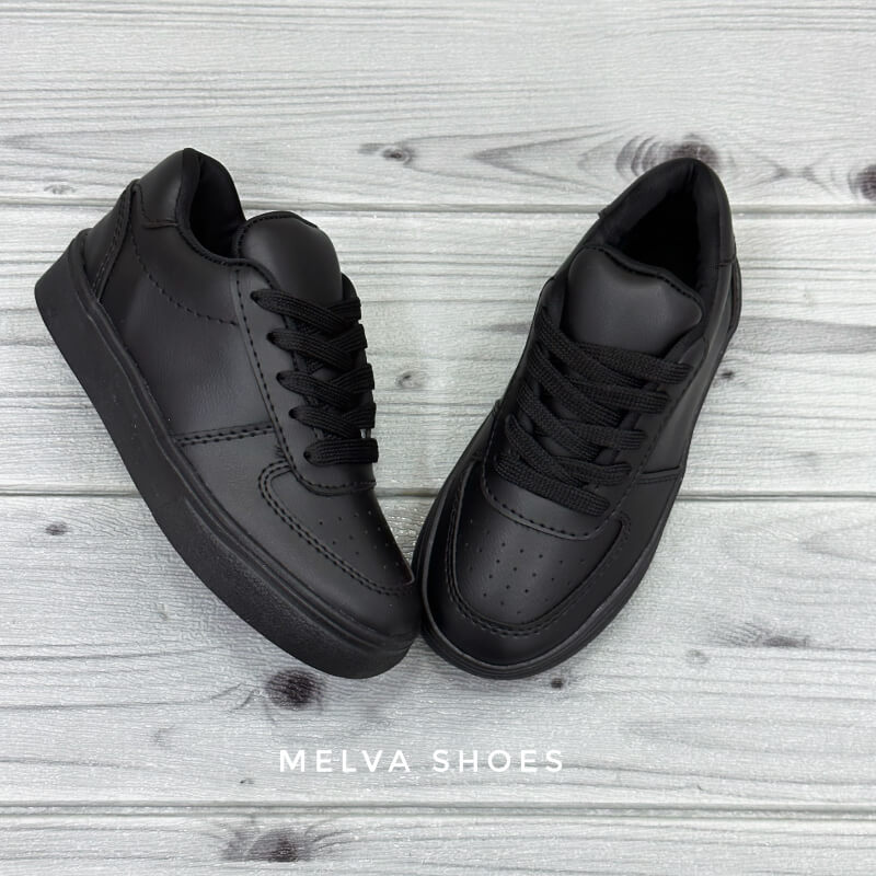 Sneakers Escolar Negro con Cordones