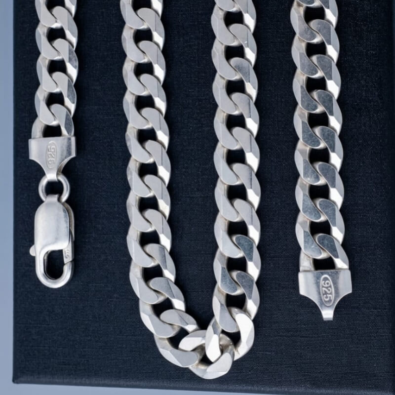 Cadena Grumet 040: Lomo de Corvina, Cubana, Martillada | Elegancia y Estilo Único | Joyería de Plata