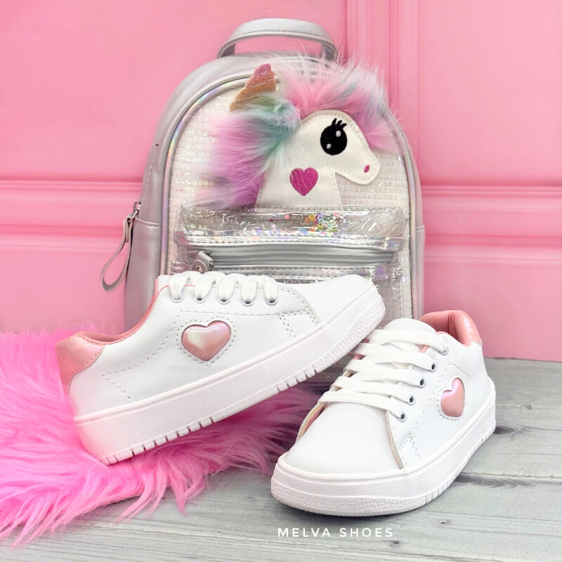 Sneakers Niña Rosado y Blanco con Corazón – Estilo Dulce y Encantador