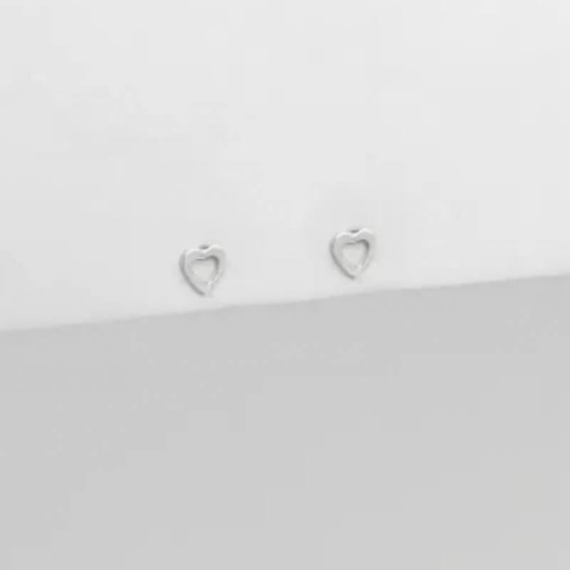 Aretes Corazón Hueco