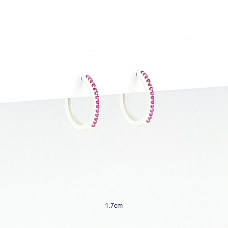 ARGOLLA EN PLATA LEY 925 HUGGIE 1 LINEA MICROCIRCONES COLOR MAGENTA 17MM