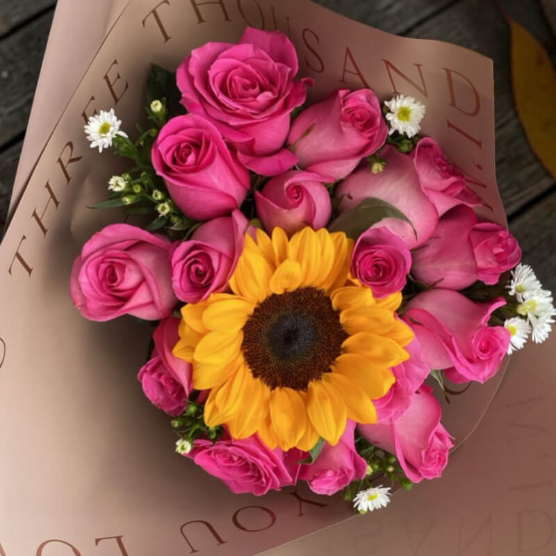 SINFONÍA DE TERNURA | Girasol & Rosas Fucsia