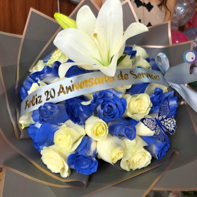 CIELO ETERNO | Rosas Azules & Lirios Blancos