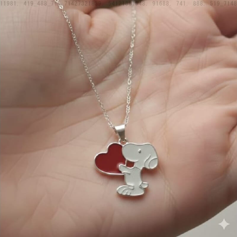 Cadena y Dije Snoopy Esmaltado: Joya Exclusiva de Plata para Fans de Peanuts