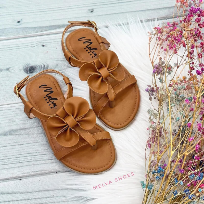 Sandalias Niña Café con Lazo