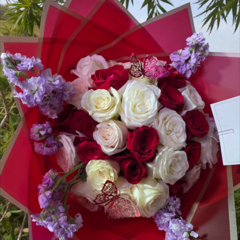 ROMANCE REAL | Rosas Tríada & Espigas de Lavanda
