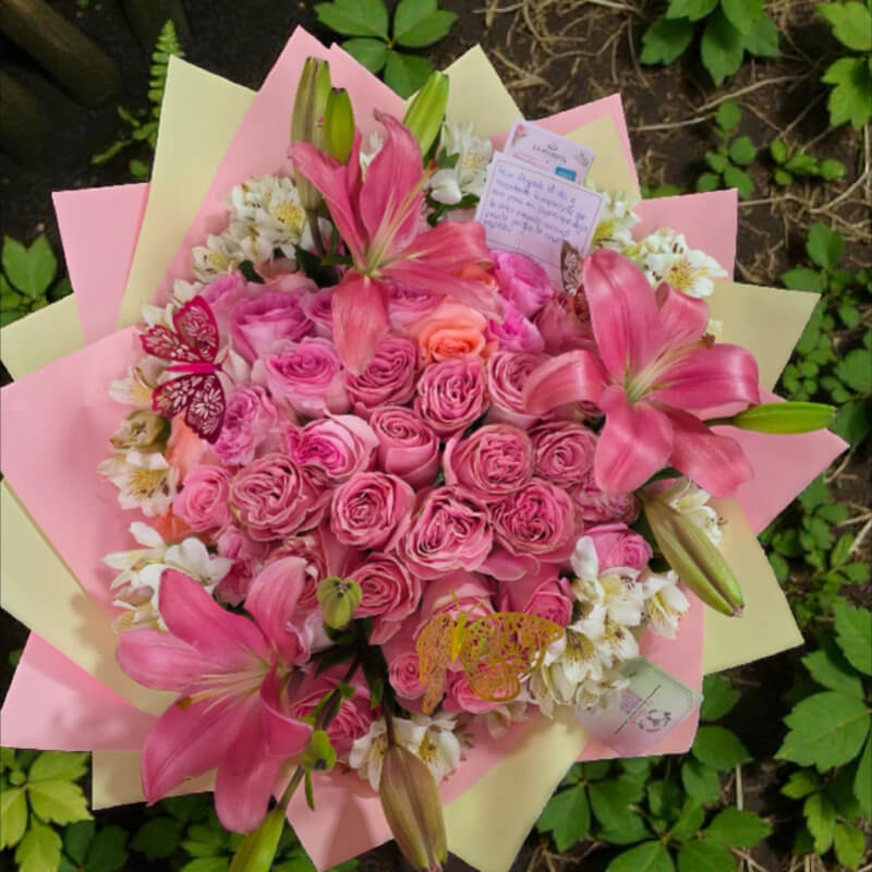 SINFONÍA DE PRIMAVERA | Lirios Orientales & Domo de Rosas