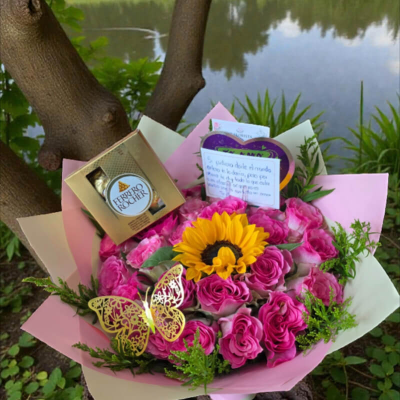 DESTELLO AMOROSO | Girasol, Rosas & Ferrero