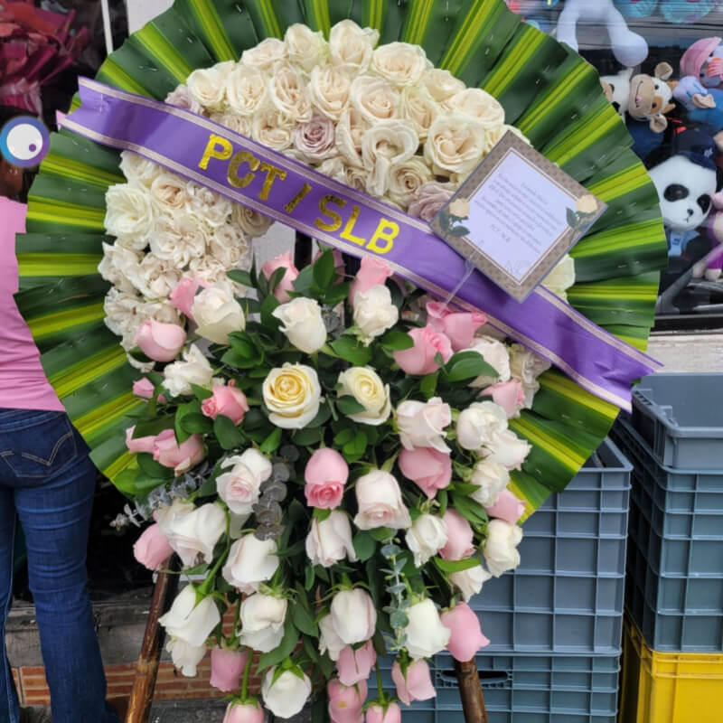 CORONA MEMORIAL | Serenidad, Luz & Recuerdo - Pedestal Difunto