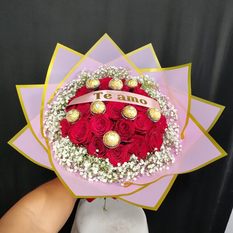 RAMO DE ROSAS