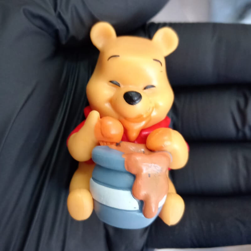 Winnie the Pooh con tarro de miel