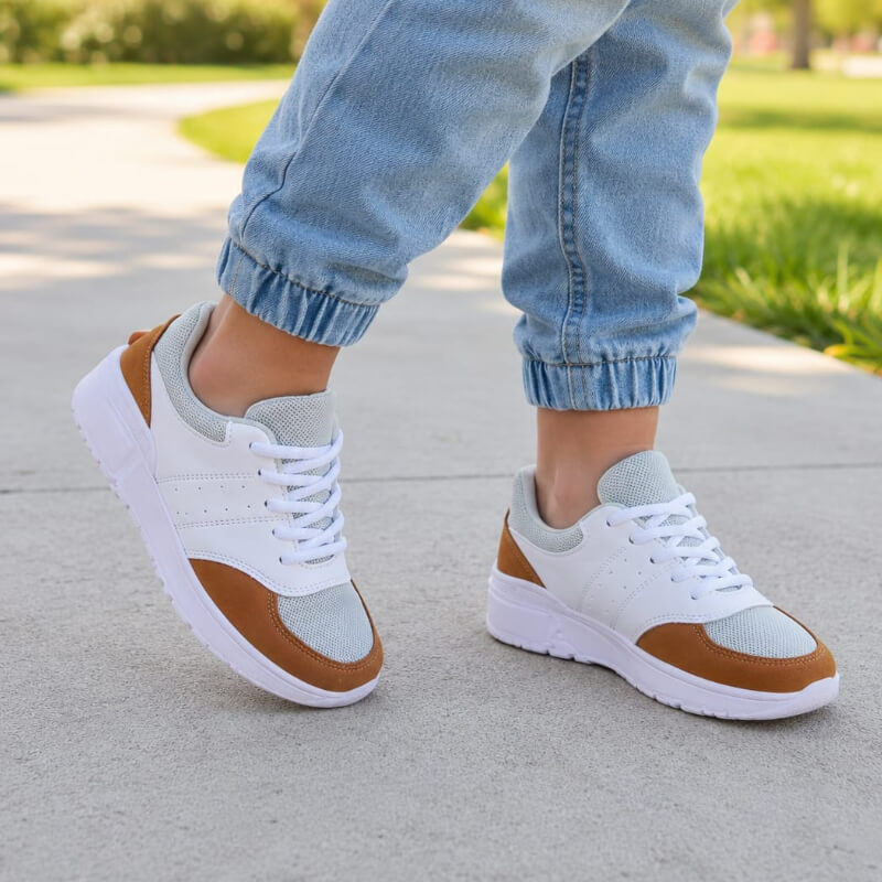 Sneakers de Niño Blancos con Gris y Café