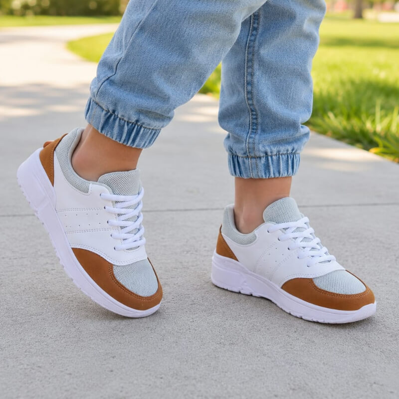 Sneakers de Niño Blancos con Gris y Café