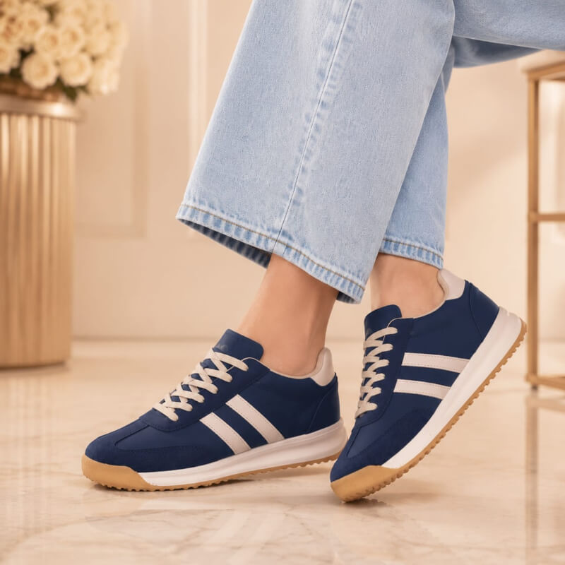 Sneakers Azul con Rayas Beige