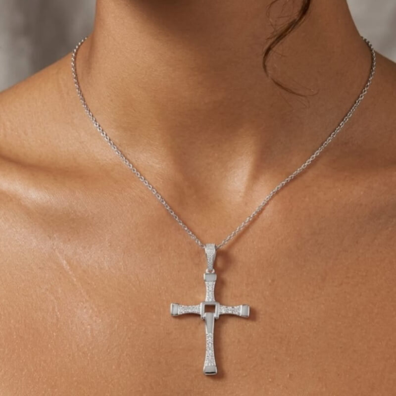 Cruz de Toretto Pequeña Plata 925 Fina + Cadena de 45 cm