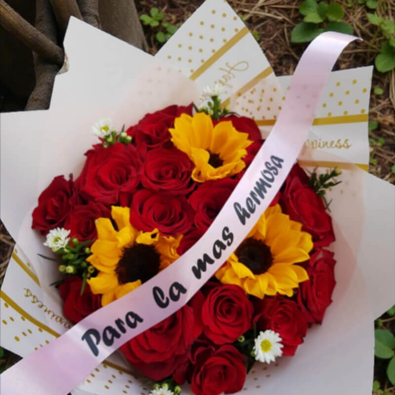 SOL DE AMOR | Girasoles & Rosas Rojas Luxury -