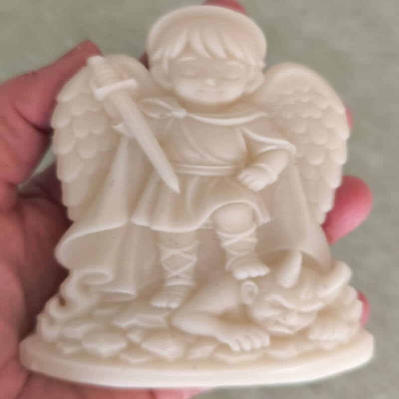 Molde en silicona de Arcangel Miguel tipo cartoon para uso en velas, jabones, chocolate.