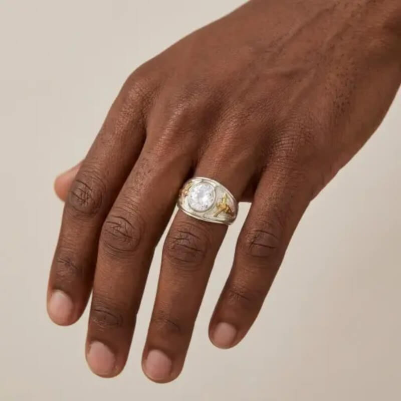Anillo de Plata 925 para Hombre con Circón y Jesús Dorado – Elegancia y Fe