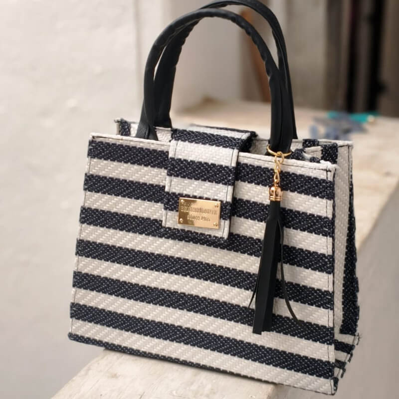 Bolso artesanal colores mexicanos incluye correa