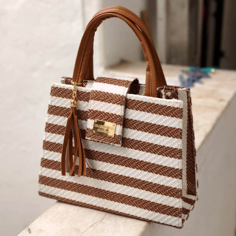Bolso artesanal colores mexicanos incluye correa