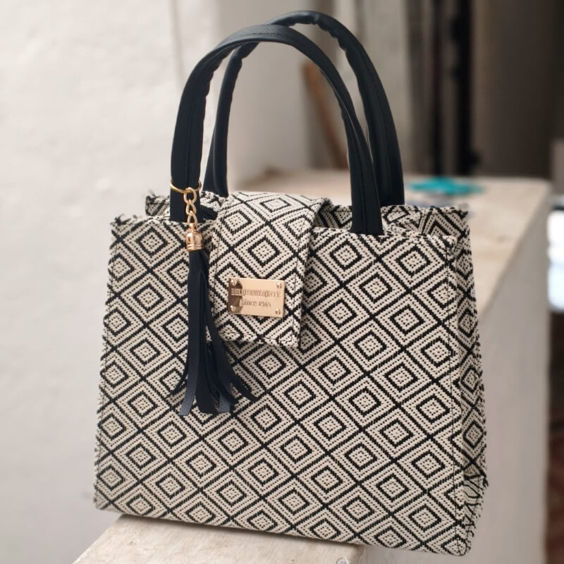 Bolso artesanal colores mexicanos incluye correa