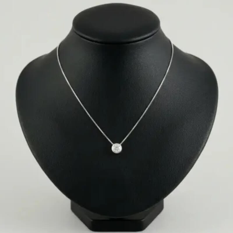 Collar Plata Ley 925 con Dije Punto de Luz Circón Bicelado – Elegancia y Brillo Duradero