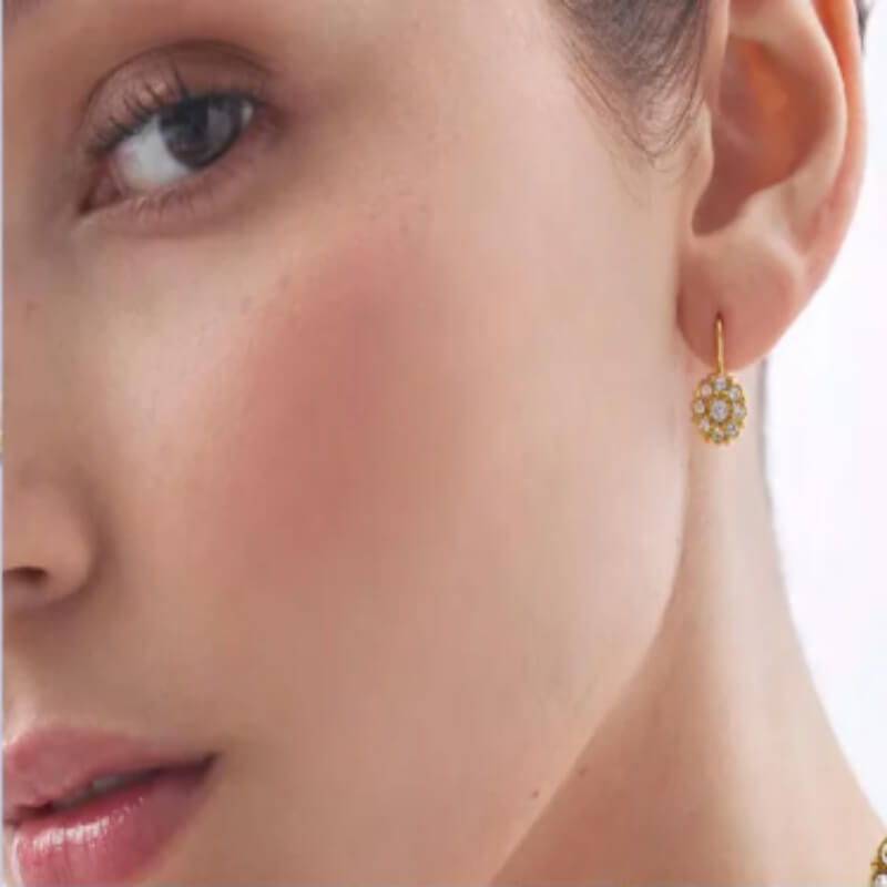 Aretes Nuvia Cristal Yanbal para Mujer | Brillo, Sofisticación y Delicadeza
